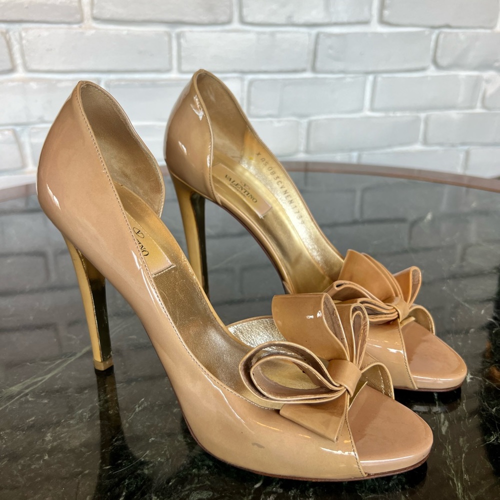 Valentino Garavani Patent Leather BOW heels
